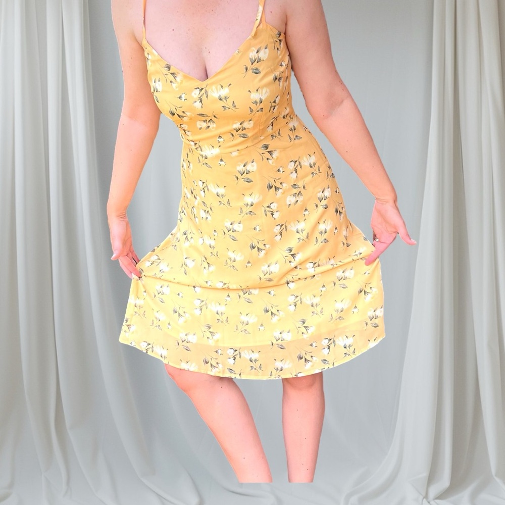 Allegra K Feminine whimsical butter Yellow Floral garden BBq sleeveless Dress - Picture 3 of 6